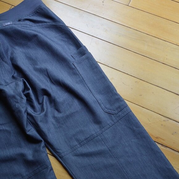 Figs Graphite Gray Kade Cargo Scrub Pants Size M/P - Picture 10 of 11